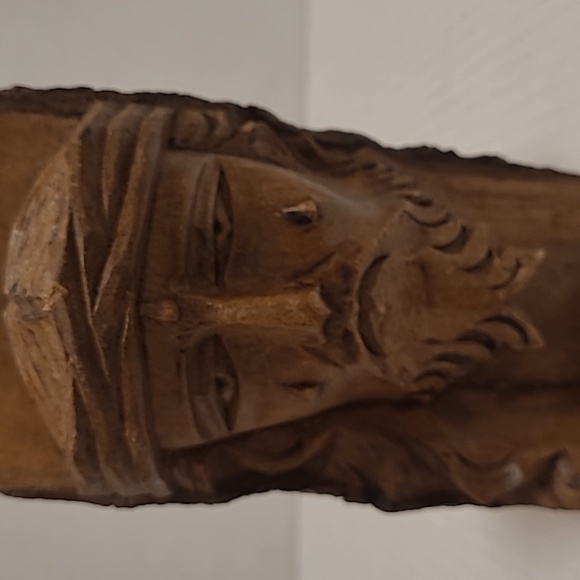 Vintage Religious Folk Art Hand Carved Jesus Christ Log - Picture 2 of 16